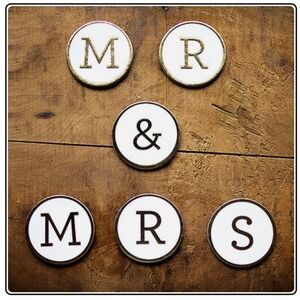 My Mind's Eye Mr & Mrs Medallions Gold Foil Wedding‎ Banner Decor Set FYP108